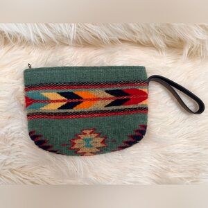 Manos Zapotecas sun + sea rocio wristlet clutch